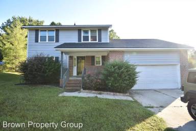 Main picture of 198 Oakbluff Dr