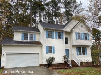 Main picture of 204 Collegiate Cir