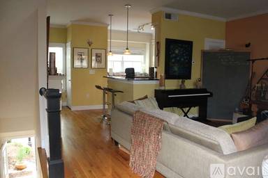 Main picture of 304 Carlyle Park Dr NE