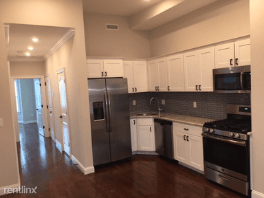 Main picture of 101 Chelsea St