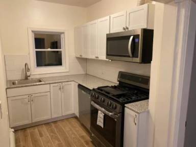 Main picture of 84 Lonsdale Ave
