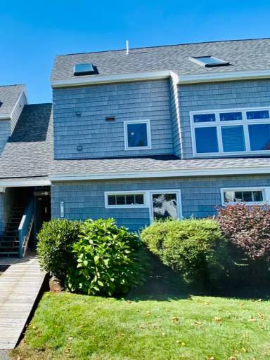 Main picture of 146 W Grand Ave