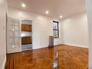 Main picture of 2215 35th St