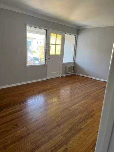 Main picture of 4949 Cahuenga Blvd