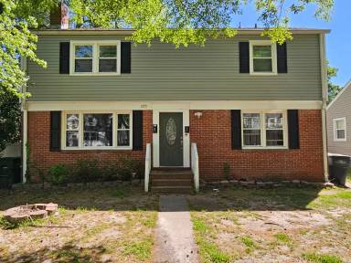 Main picture of 305 Maycox Ave