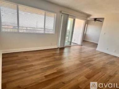 Main picture of 740 W 24th St