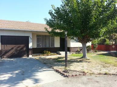 Main picture of 898 Holmes St