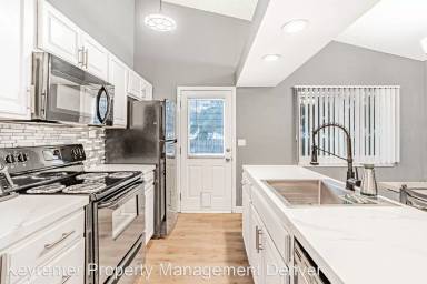Main picture of 18747 E Carmel Cir