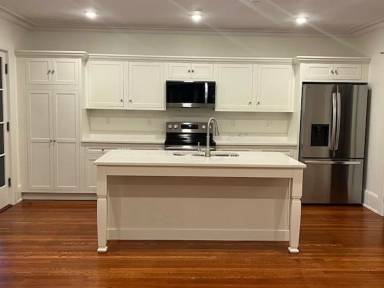 Main picture of 555 W 6th St