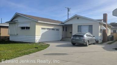 Main picture of 18034 Glenburn Ave