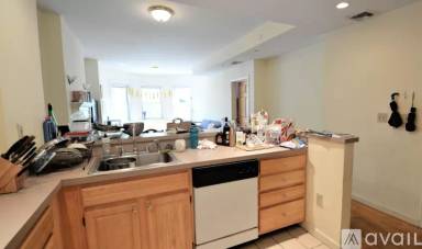 Main picture of 1404 Beacon St