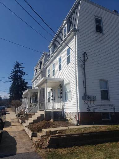 Main picture of 411 2nd St