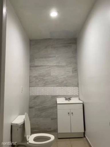 Main picture of 527 W Pine St