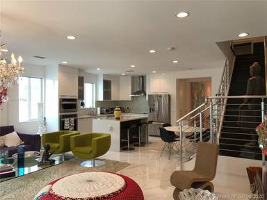 Main picture of 2922 Catalina St