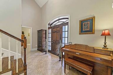 Main picture of 386 Meaut St