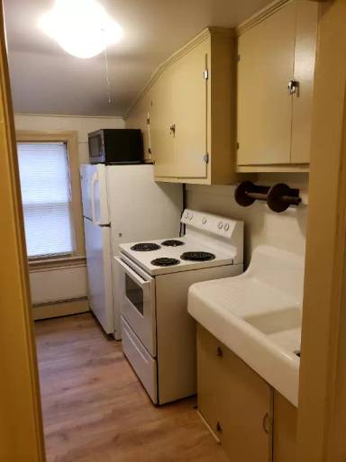 Main picture of 85 Peru St