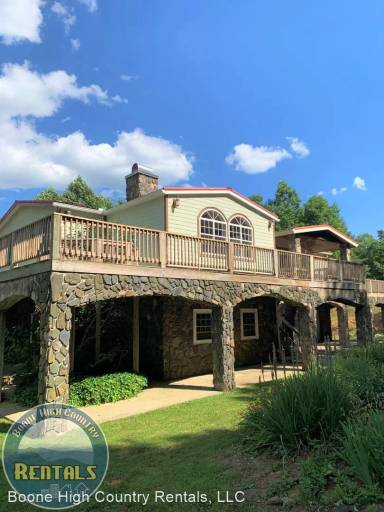 Main picture of 167 Wagon Wheel Rd