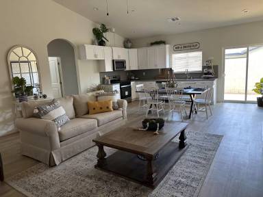 Main picture of 8507 Frankie Lou St