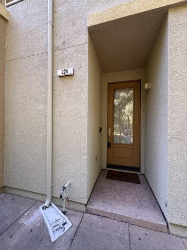 Main picture of 224 City Center Dr