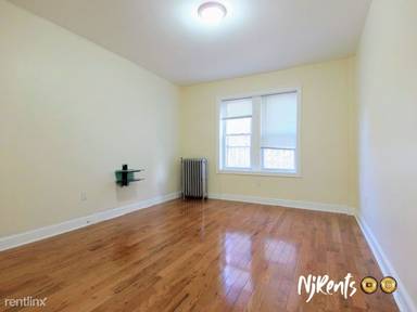 Main picture of 565 Bergen Ave