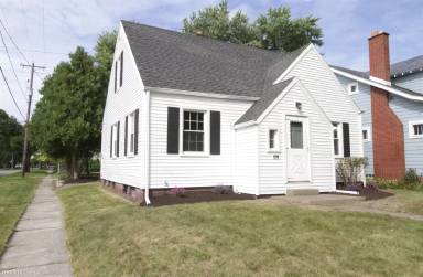 Main picture of 2258 Portsmouth Ave