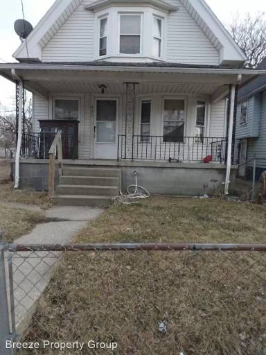 Main picture of 2050 Berdan Ave