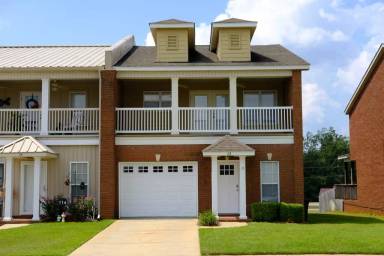 Main picture of 118 Whitney Ave