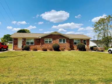 Main picture of 305 Club Rd
