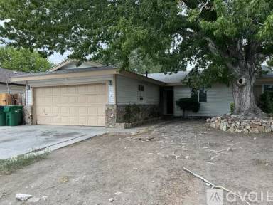 Main picture of 230 E Lincoln Way