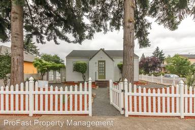 Main picture of 7104 SE Tolman St