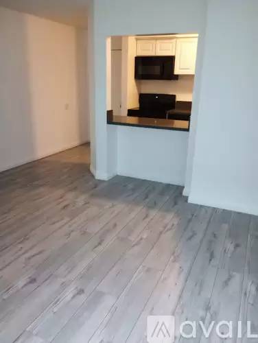 Main picture of 408 S Venice Blvd