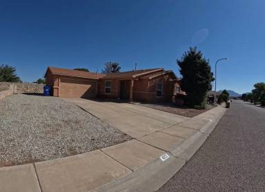 Main picture of 4113 Calle de Luna