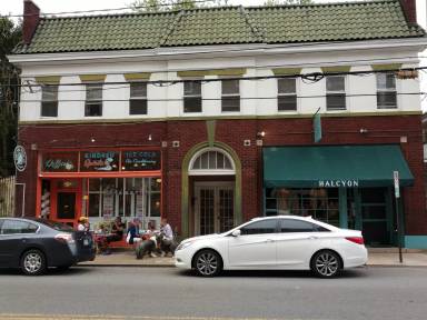 Main picture of 117 N Robinson St