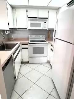 Main picture of 969 Sonesta Ave NE