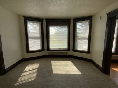 Main picture of 910 N 22nd Ave W