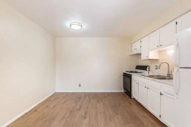 Main picture of 2323-2329 30th St SW