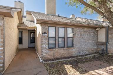 Main picture of 2965 Crossroads Dr