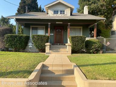 Main picture of 4443 Russell Ave