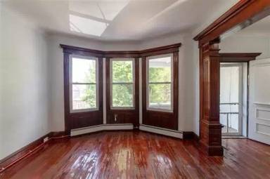Main picture of 303 Union St