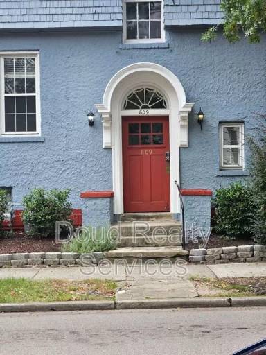 Main picture of 809 W Princess Anne Rd