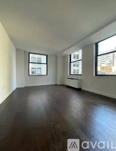 Main picture of 101 Maiden Ln