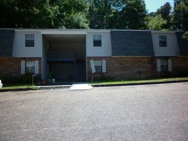 Main picture of 300 Apache Dr