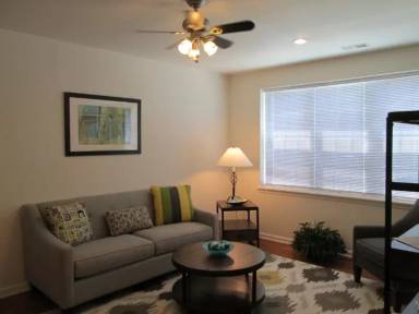 Main picture of 92 28th St