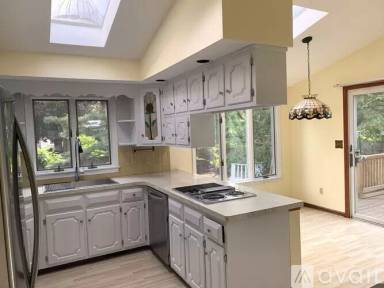 Main picture of 271 Woodridge Ave