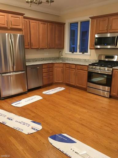 Main picture of 153 Bigelow St