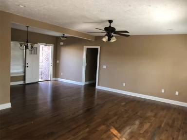 Main picture of 2732 Pointe Ct