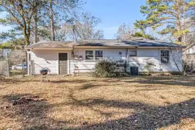 Main picture of 207 Lindbergh Blvd