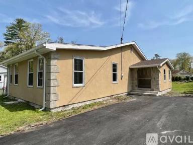 Main picture of 5219 Maple Ln