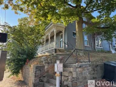 Main picture of 23 E Vine St