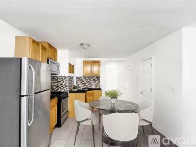 Main picture of 664 Jefferson Pl